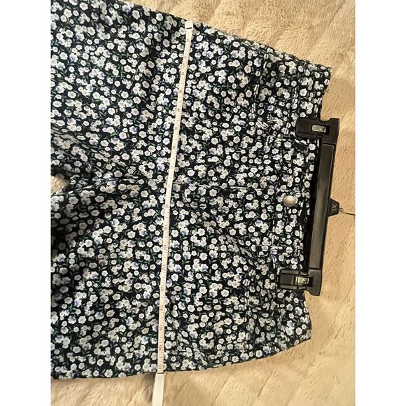 Charter Club Pants Women 12 Blue Floral Bristol Capri Mid Rise Flat Front - Picture 5 of 9
